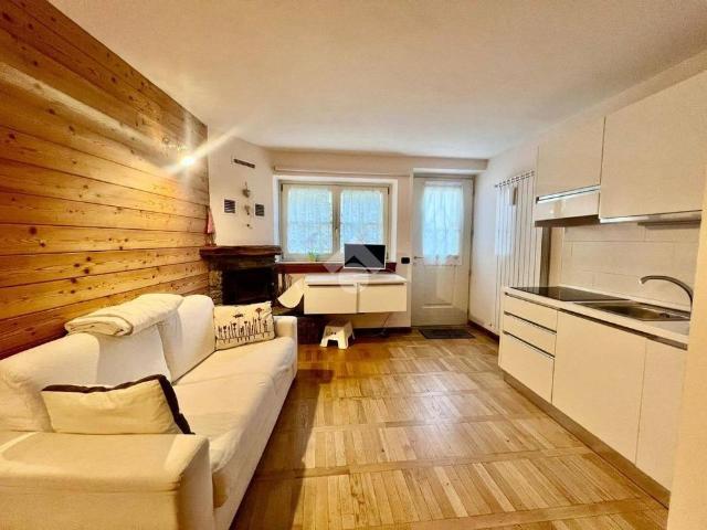 Bilocale via Castello 47, Centro, Ponte di Legno