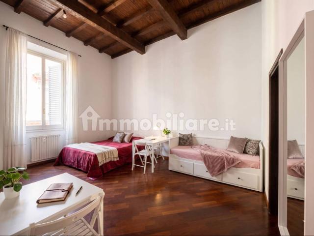 Bilocale via Castiglione 18, Santo Stefano, Bologna