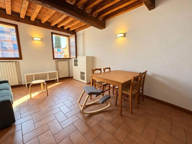 Bilocale via Castiglione, Santo Stefano, Bologna