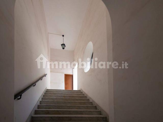 Bilocale via Cedronio 27, Quartieri Spagnoli, Napoli