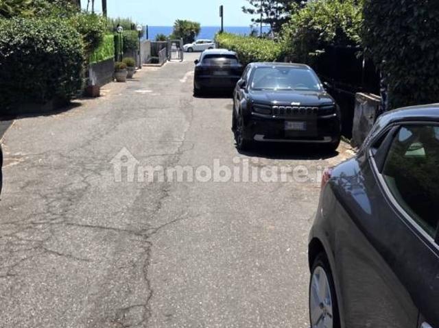 Bilocale via Cesare Battisti, Centro, Aci Castello