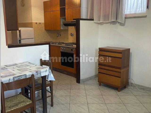 Bilocale via Civitaquana, Case Rosse, Roma