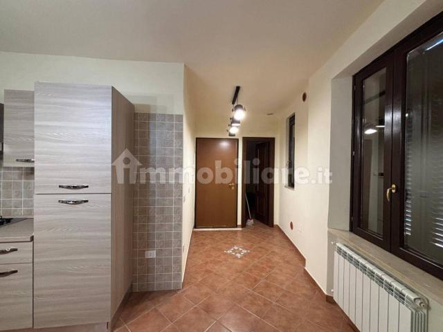 Bilocale via Cialdini, Centro, Fabriano