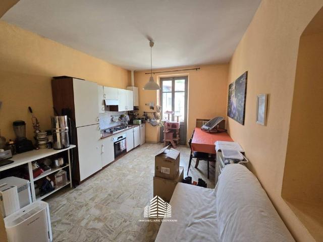 Bilocale via Craveri 28, Centro, Bra