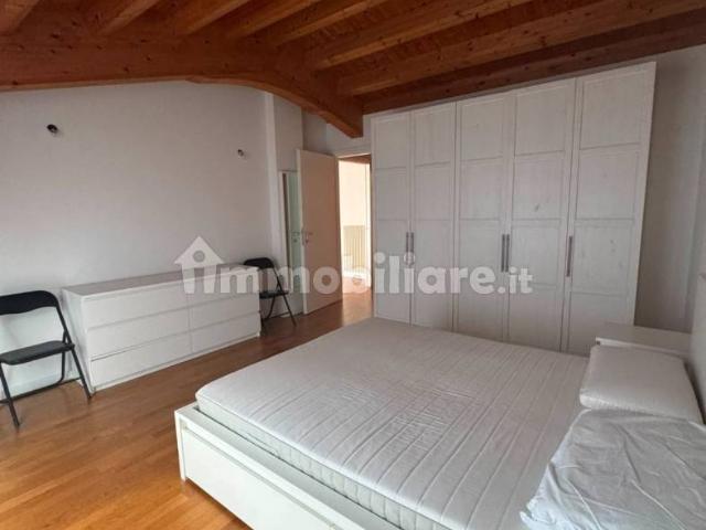 Bilocale via Antonio Ghislanzoni 64, Pescarenico, Lecco
