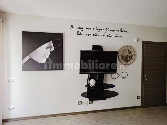 Bilocale via Antonio Sant'Elia, Centro, Tavernerio