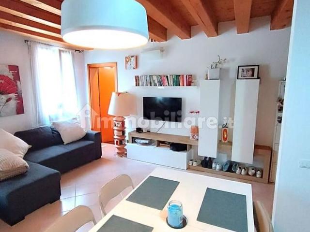 Bilocale via Angeli 56, Centro, Adria