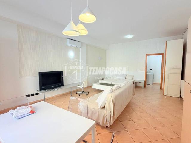 Bilocale via Adelaide Ristori 4/C, San Donato, Bologna