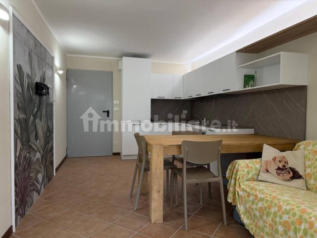 Bilocale via Alessandro Volta 29, Centro, Bardolino