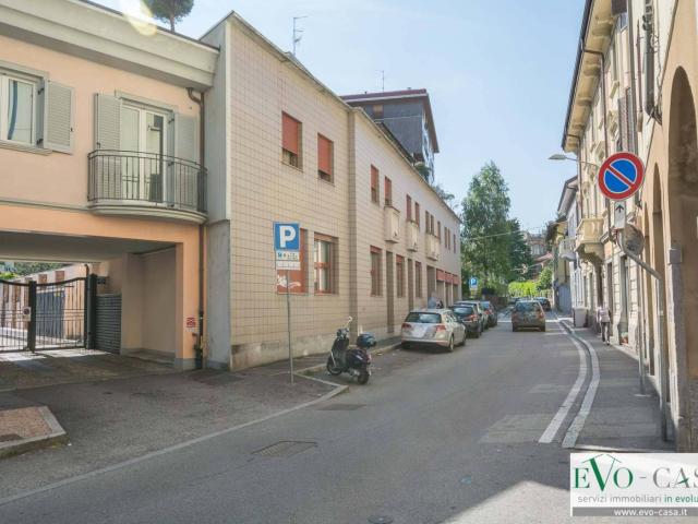 Bilocale via Alessandro Volta 3, Centro, Gallarate
