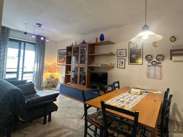 Bilocale via Alessandro Raffaelli 10, Centro, Viareggio