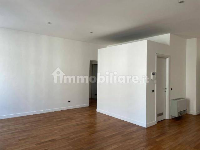 Bilocale via Arco 1, Cadorna Castello, Milano