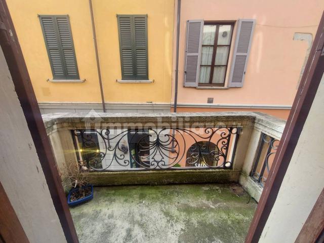Bilocale via Armando Diaz 3, Centro Storico, Como
