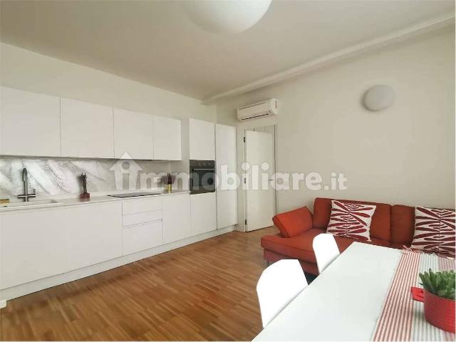 Bilocale via Asiago, 43, Gorla, Milano