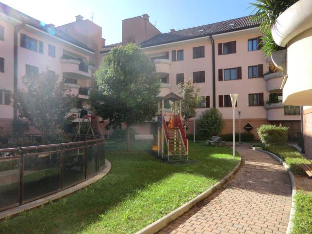 Bilocale via Bazzana Inferiore 1, Assago