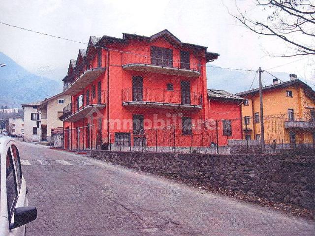 Bilocale via Berbenno 40, Centro, Berbenno di Valtellina
