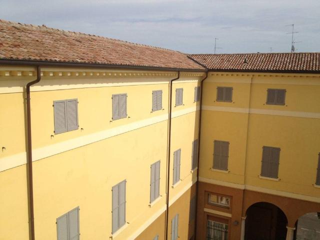 Bilocale via Ganaceto, Centro Storico, Modena