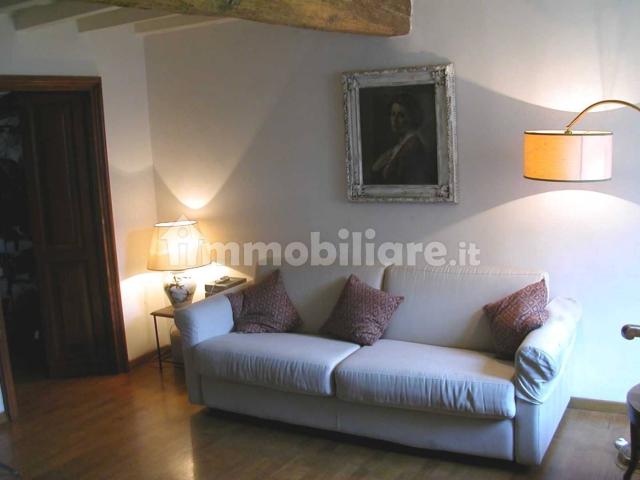 Bilocale via Giulia 195, Via Giulia, Roma