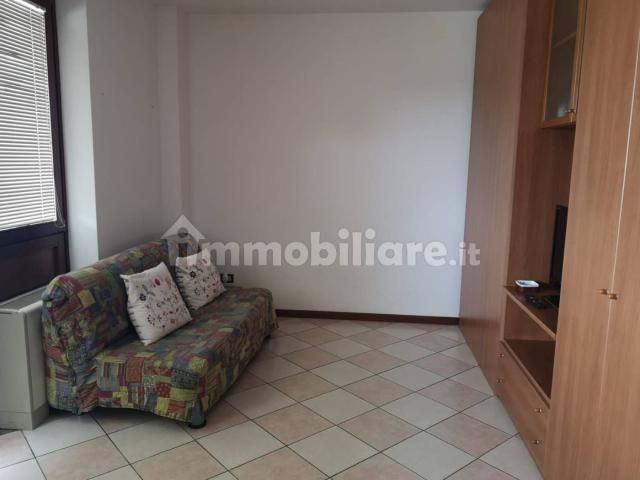 Bilocale via Giulio Cesare 1, Rivoltella, Desenzano del Garda