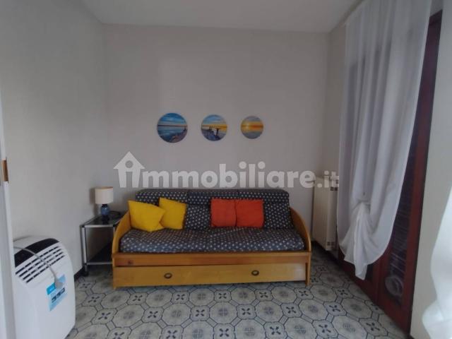 Bilocale via Giulio Cesare, Centro, Santa Marinella