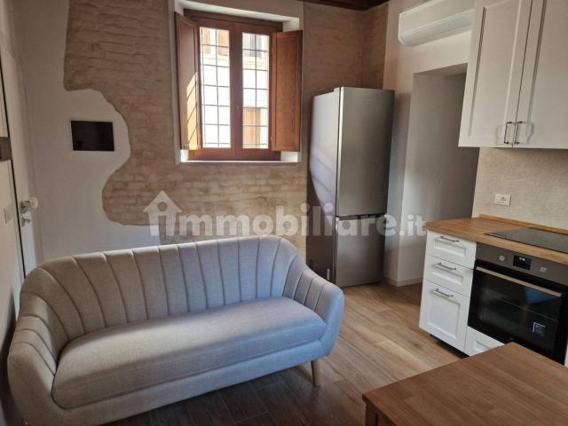 Bilocale via Giulio Romano 72, Centro, Mantova