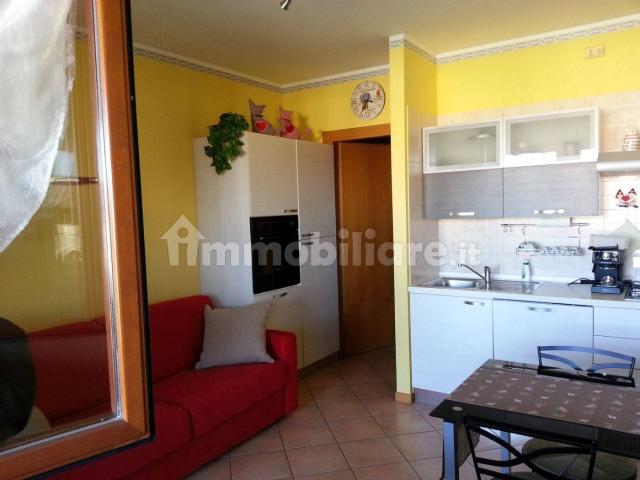 Bilocale via Giunio Bruto 16, Rivoltella, Desenzano del Garda
