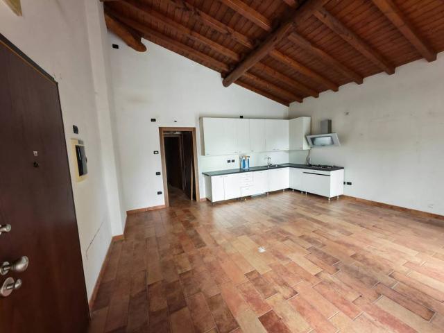 Bilocale via Giuseppe Carcassola, Trezzo sull'Adda