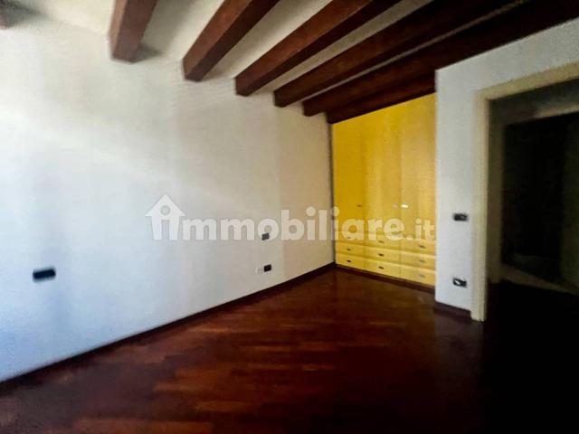 Bilocale via Giuseppe Mazzini 14, Centro, Mantova