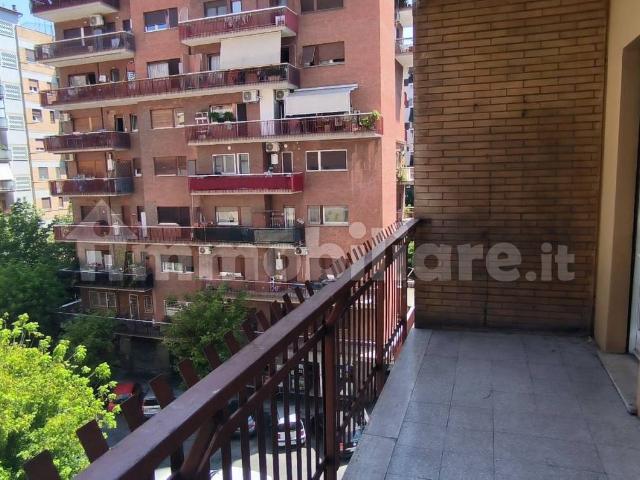 Bilocale via Giuseppe Veronese 58, Marconi, Roma