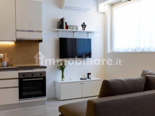 Bilocale via Giacinto Bruzzesi 39A, Giambellino, Milano