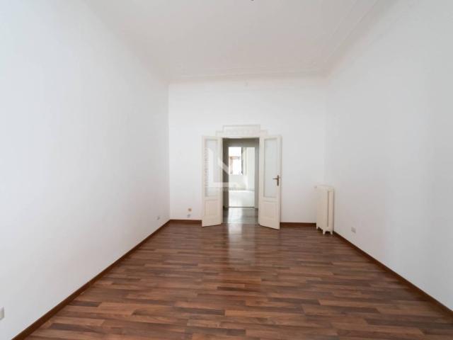 Bilocale via Giambattista Vico 4, San Vittore, Milano