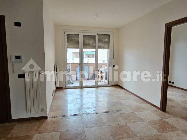Bilocale via Gino Bozzini, Borgo Roma, Verona