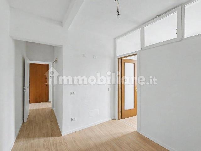 Bilocale via Dobbiaco 35, Induno Olona