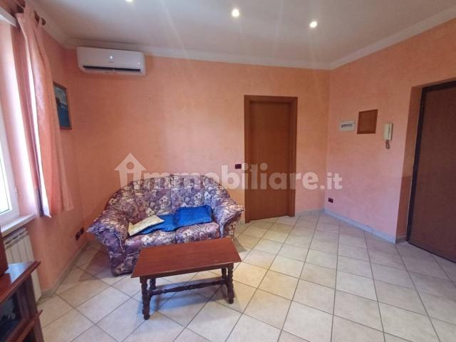 Bilocale via degli Aceri 85, Centocelle, Roma