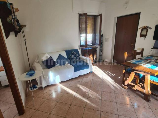 Bilocale via dei Delfini 155, Lido dei Coralli Sabbiedoro, Ardea