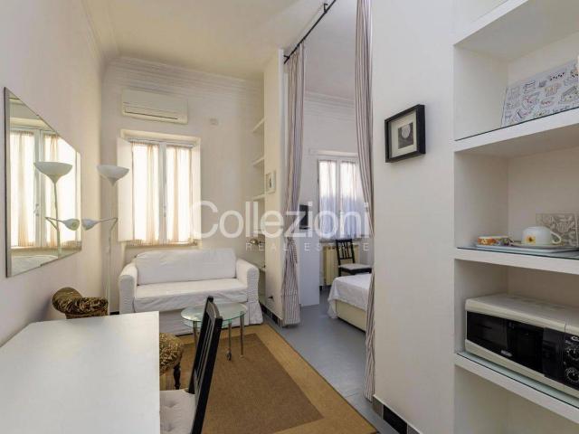 Bilocale via dei Greci, Piazza del Popolo, Roma