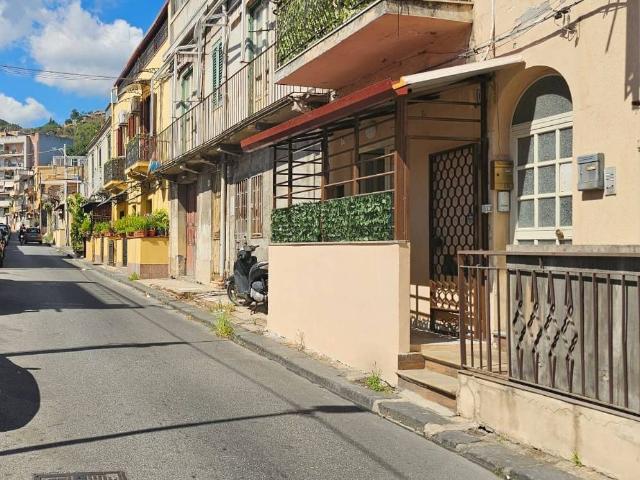 Bilocale via del Santo 115, Villaggio Santo, Messina