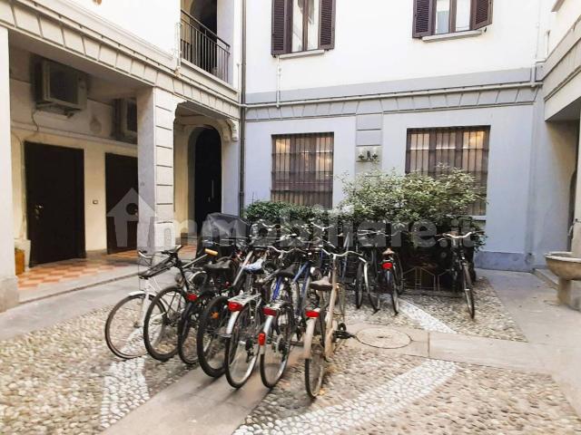 Bilocale via della Commenda 25, Quadronno Crocetta, Milano