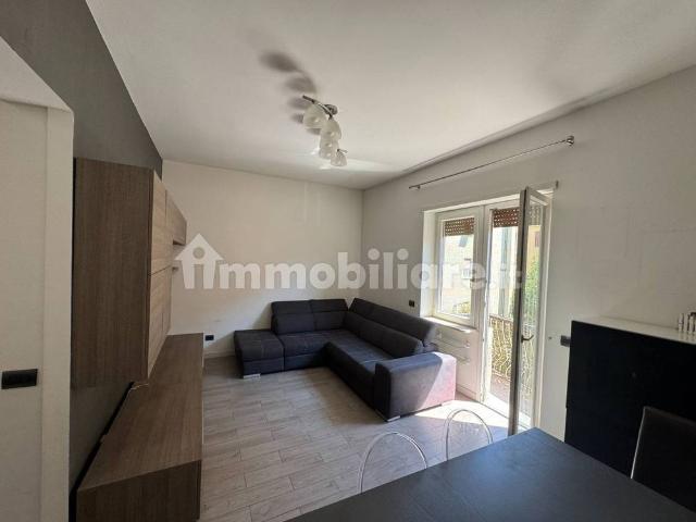 Bilocale via delle Gasterie 3, Centocelle, Roma