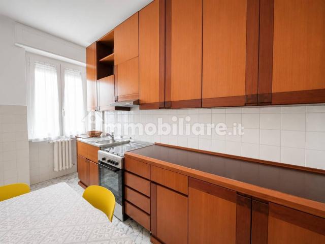 Bilocale via delle Primule, Lorenteggio, Milano