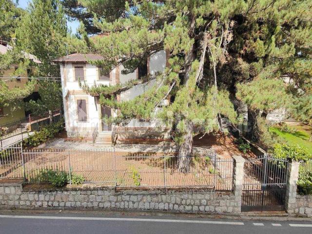 Bilocale via delle ville, Camigliatello Silano, Spezzano della Sila