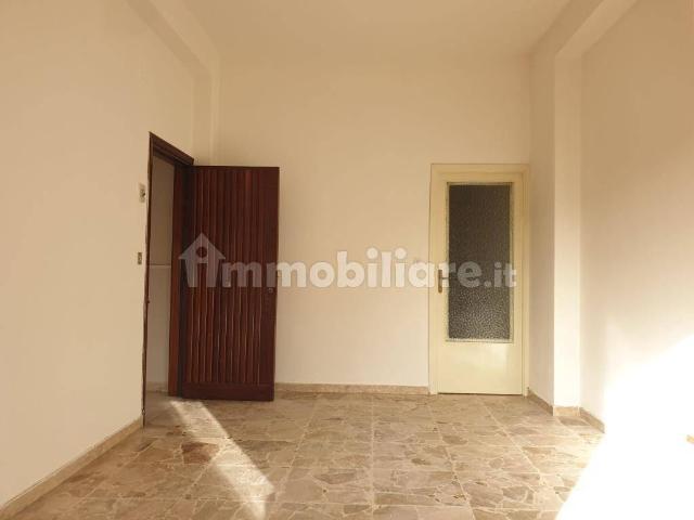 Bilocale via Emanuele Cutore 25, Centro, Gravina di Catania