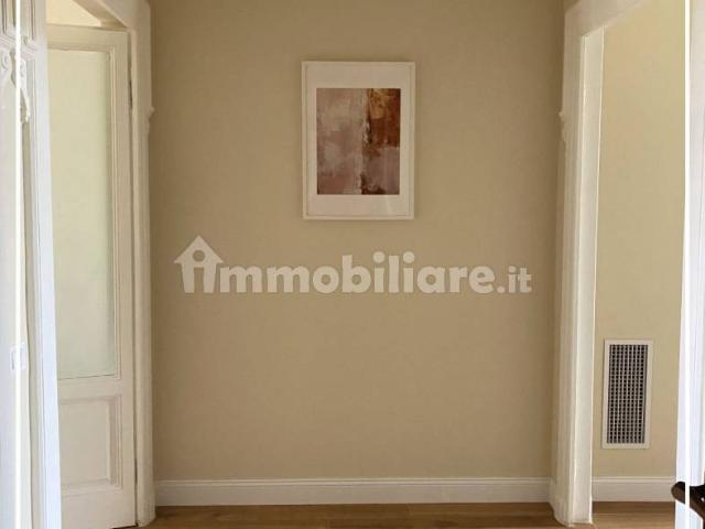 Bilocale via Emilio Morosini, Centro, Varese