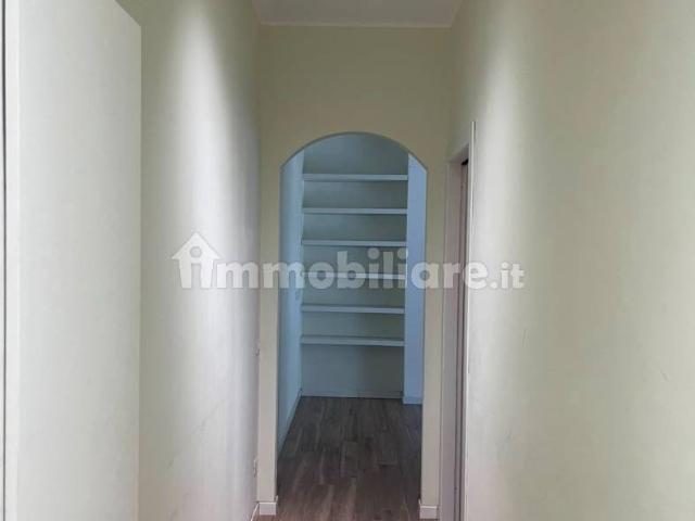 Bilocale via Enea Salmeggia 6, Cimiano, Milano