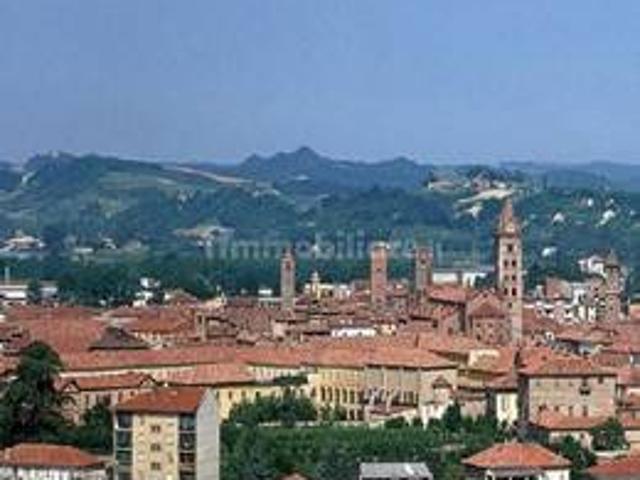 Bilocale via Enrico Toti, Centro, Alba