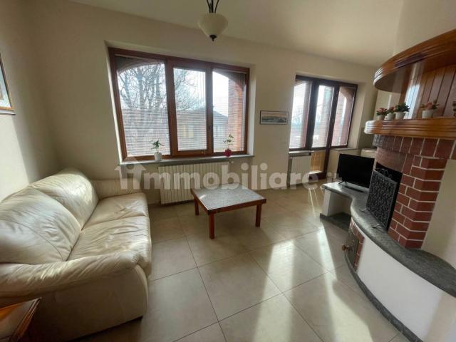 Bilocale via Fabbriche 157, Centro, Caselle Torinese