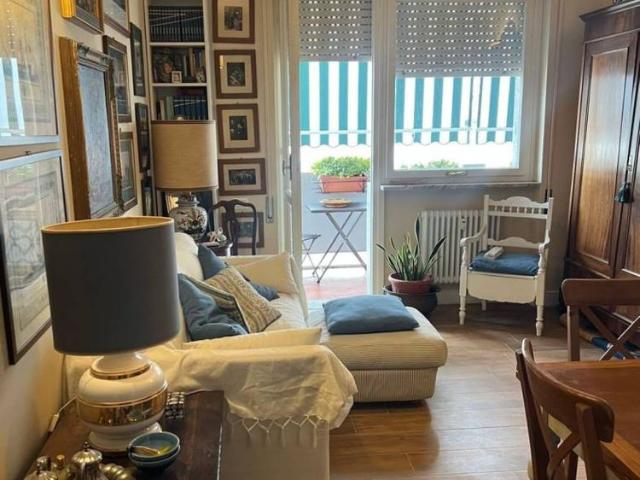 Bilocale via Felice Cavallotti, 30, Marina di Carrara, Carrara