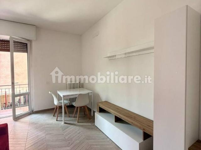 Bilocale via Francesco Arese 20, Zara, Milano