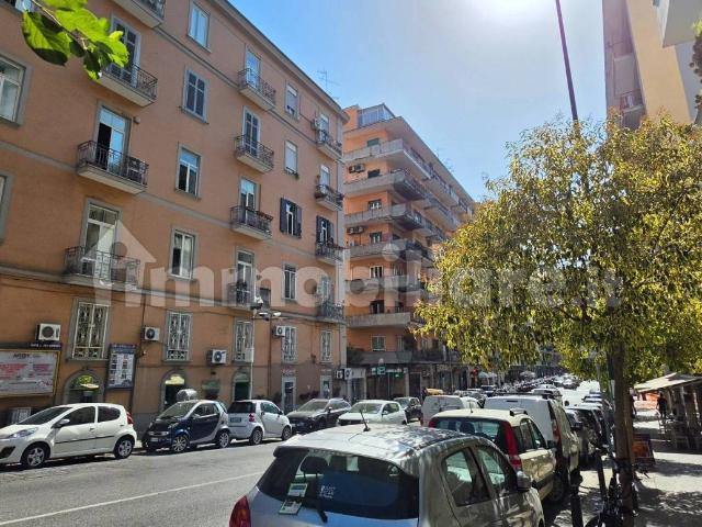 Bilocale via Francesco Cilea 26, Vomero, Napoli