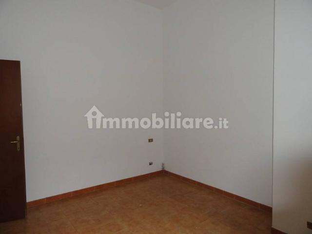 Bilocale via Francesco Petrarca 5, Bovisio Masciago